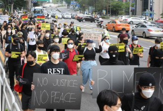 抗议美国种族歧视，韩国人也上街了
