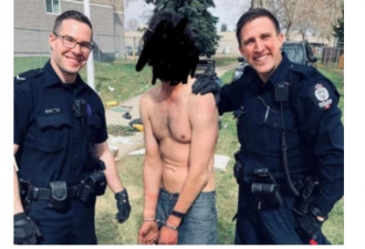 加拿大警察抓到嫌犯后拍这种照片惹麻烦