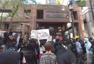 加拿大抗议升级成骚乱，放火洗劫商店