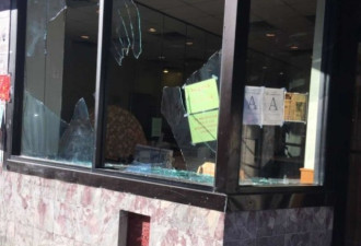 华埠餐厅被砸 店主呼吁示威后疏散人群