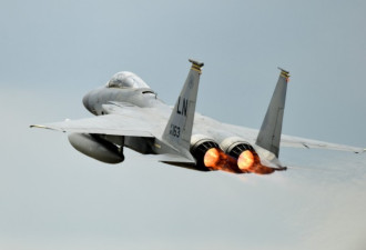 美军F-15C“鹰式”战机坠毁 飞行员确认罹难