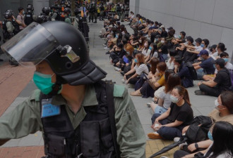 5.27现场实拍：香港街头蒙面大战 逾300人被捕