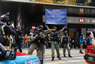 5.27现场实拍：香港街头蒙面大战 逾300人被捕