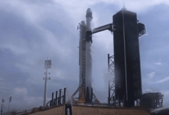 刚刚 SpaceX实现全球首次商业载人发射