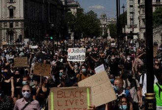 反种族歧视示威蔓延多国：英国爆发抗议