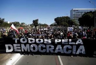 巴西民众上街抗议 总统波索纳洛抗疫无方