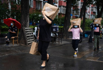 北京“闪电”防控疫情，市民面临“断粮”？