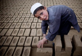 新冠疫情可能会迫使更多的孩子成为童工