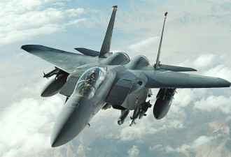 美军一架F-15战机坠毁 机上飞行员生死未卜