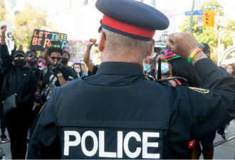 多伦多通过警方改革议案！但不会削减预算！