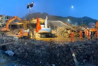 8名槽罐车爆炸事故重伤患者转杭州救治