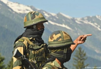 中国释放十名印度士兵 两国冲突仍难解