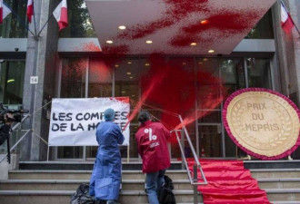 法国死亡病例近3万，抗议者朝卫生部大楼喷漆