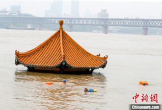 长江武汉段水位达到历史第六 江滩公园封闭