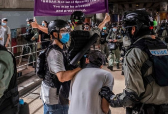 这是香港对付抗议者的新“武器”