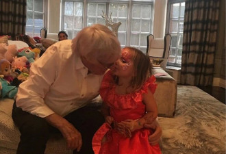 她给89岁的F1前掌门生娃，让他欲罢不能
