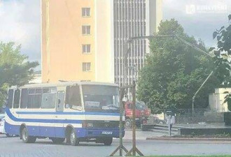 乌克兰市一男子挟持乘客 身上带有爆炸物