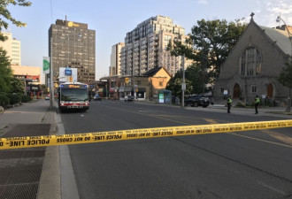央街和St. Clair路口TTC巴士撞行人 25岁男子重伤