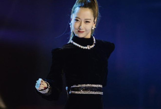 姐姐公演戴什么？宁静两个手镯近40万