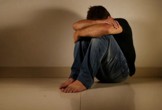 17岁男孩丁丁和3岁一样！父母疏忽坑他一辈子