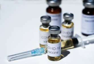 新冠疫苗测试致40%人发烧 是否代表危险？