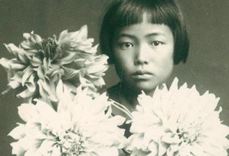 日本怪婆婆从小精神分裂 失恋后创出经典