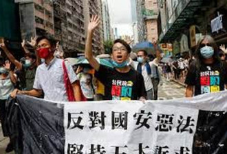 不少香港银行家宁放弃高职厚薪计划移民