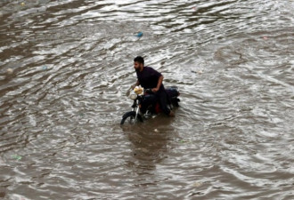 又一国遭大雨洪灾 全国至少50人丧生