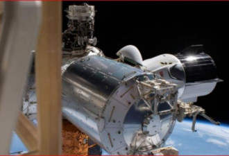 美国宇航员计划搭乘“龙飞船”返回地球