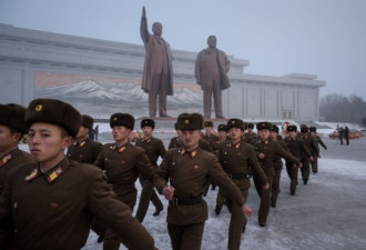 朝鲜年轻士兵跳了韩国的“舞步” 结果出大事了