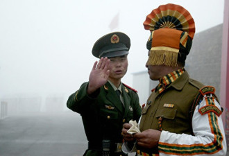 中印边境 中国集结五千士兵并储存武器