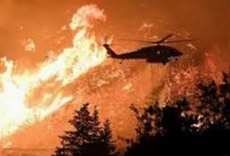 加州电闪雷鸣 引发一场巨大的森林火灾