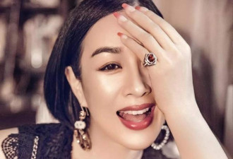 钟丽缇太时髦了，个性假两件诠释“雅痞穿搭”