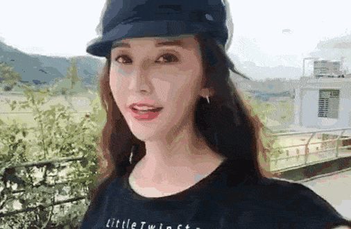 林志玲拍大片脸部僵硬不自然，知名女星吐槽