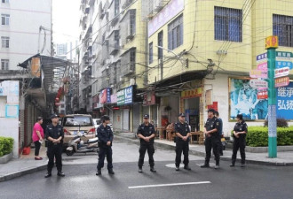 广西警方端2卖淫团伙抓25人 现场画面辣眼睛