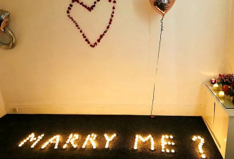 小伙100支蜡烛向女友求婚,结果房子着了