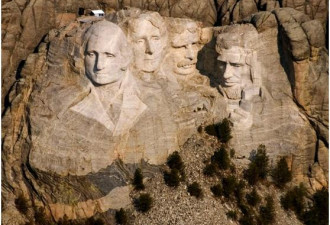 美媒爆猛料:特朗普想把自己的雕像加到总统山上