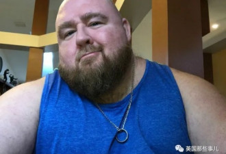 帅男每天吃一万卡路里 把自己吃成500斤的球
