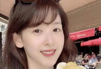 章泽天出席上流聚会，同框杨澜合影站边缘…