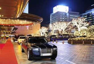 七旬富豪与10女育11子：多女生育成股东