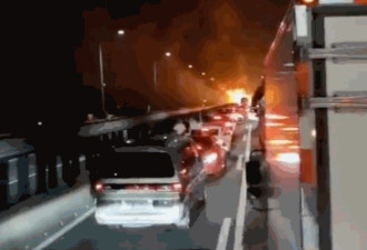 上海这座大桥昨晚有车起火…