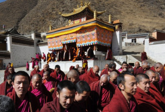 西藏党委：藏传佛教要感党恩 听党话跟党走