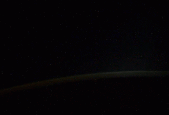 俄罗斯宇航员在国际空间站拍到疑似UFO