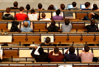 “中国留学生英语太差劲！”遭学生集体投诉