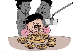 3岁女童被喂到70斤 沦为父母赚钱工具