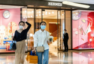 奢侈品牌日益依赖中国人是喜是忧？