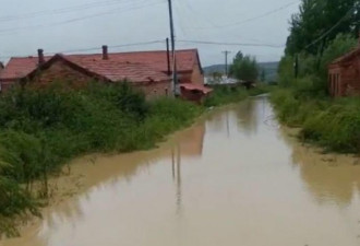 正在下沉的黑龙江煤矿采空区 村庄被淹没