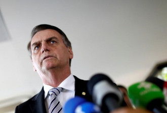 巴西总统嘲讽记者:如果染上新冠.活下来的...