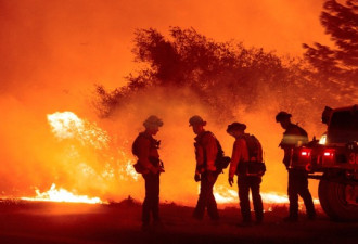 至少11死亡 山火把美国加州变成这样