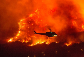美国加州突发山火，数百人被困在露营地